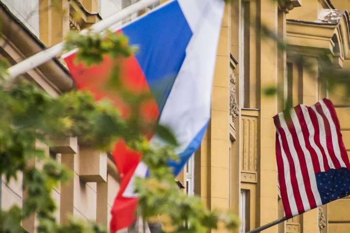 Американським дипломатам достроково закрили доступ до дачі у Москві