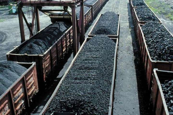 Bloomberg: Експорт вугілля в Україну – одна зі спроб Трампа протистояти Путіну