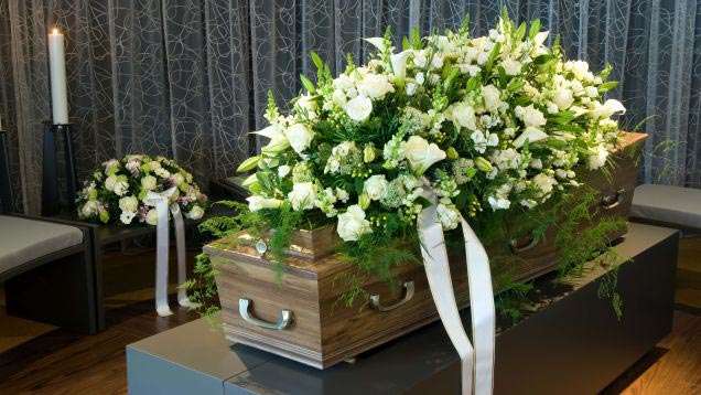 Похорон в «одне вікно»: Путін доручив зробити ритуальні послуги доступнішими