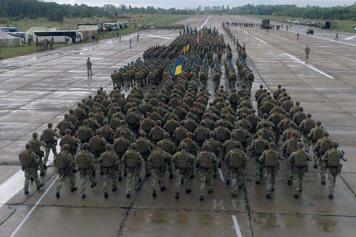 Фоторепортаж із підготовки до військового параду на День Незалежності