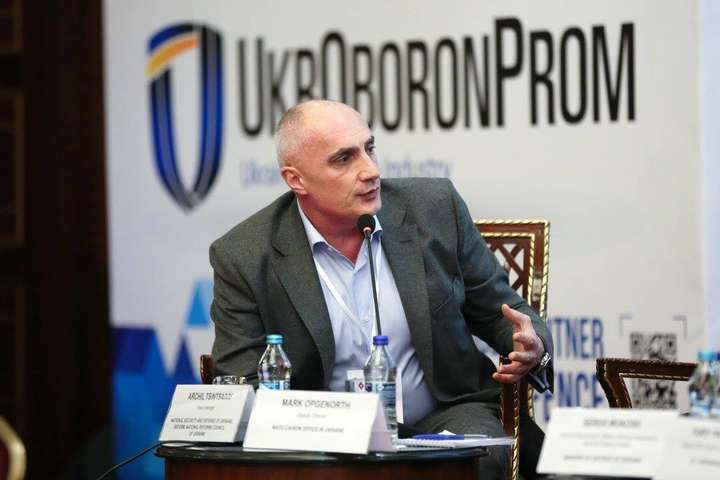 Арчіл Цинцадзе: Не переоцінюйте роль летальної зброї, Україна її і сама виробляє