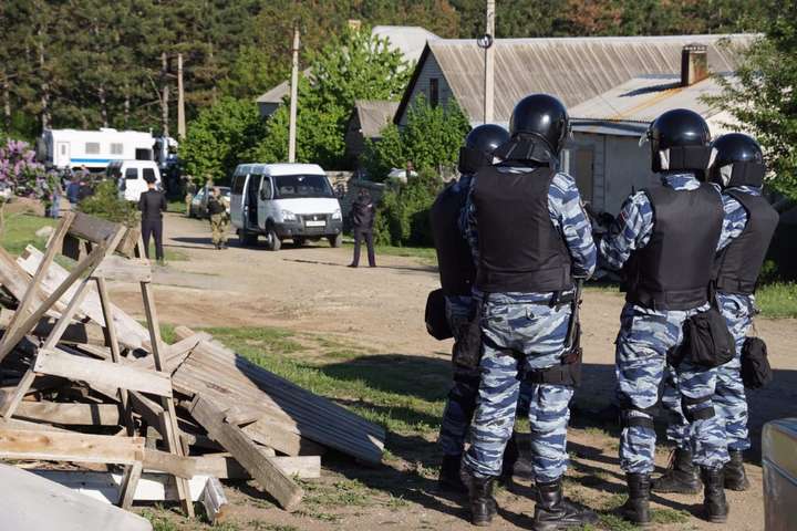 Російські окупанти схопили чотирьох кримських татар