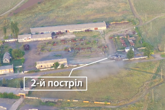 Появилось видео уничтожения зенитной установки боевиков на Донбассе 