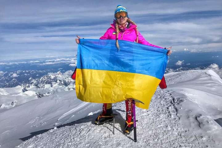 Перша українка на Евересті: Перед сходженням у Росії мені довелося терміново шукати наш прапор