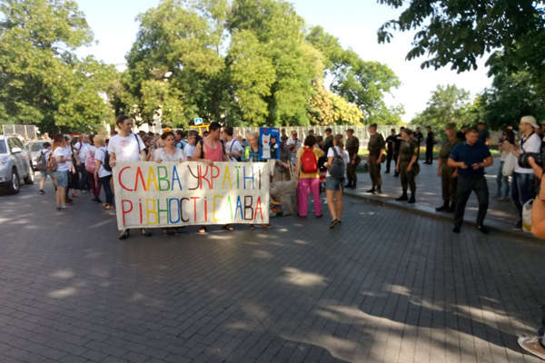 Марш рівності в Одесі зібрав в одному місці ЛГБТ, патріотів та прихильників антимайдану (фото)