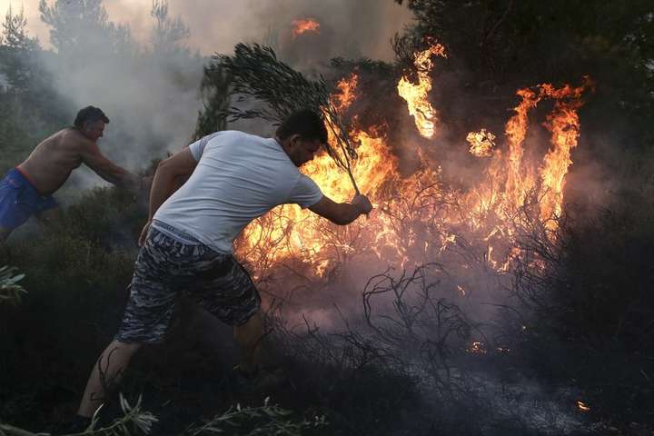 На півдні Європи знову спалахнули лісові пожежі