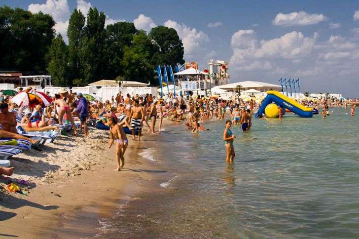 На одеських пляжах не рекомендують купатися