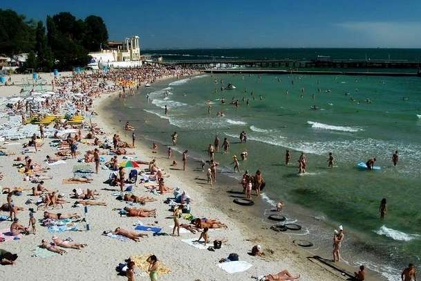 Одесские пляжи объявили временно опасными