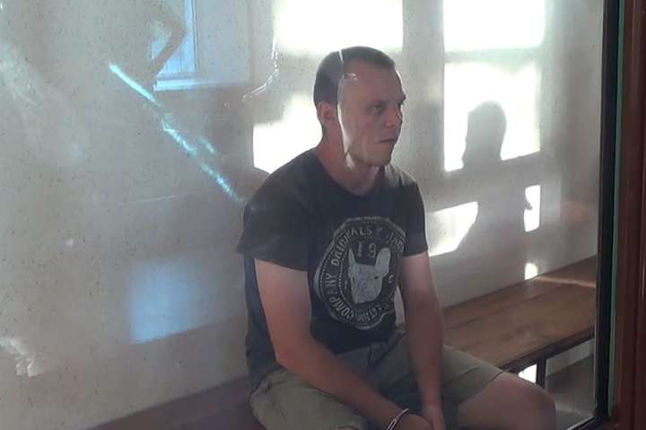Мати затриманого в окупованому Криму «агента СБУ» каже, що син дав свідчення під тортурами