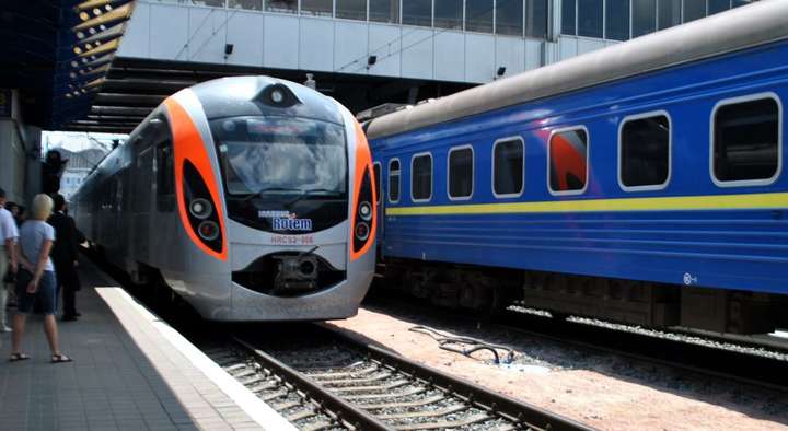 «Укрзалізниця» змінює маршрут курсування потяга до польського Холма 