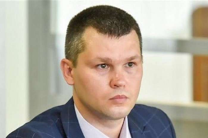 Суд звільнив державного адвоката Януковича