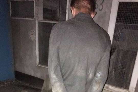 Ув'язнений, який розчленував інспектора Одеського СІЗО, жив у свинарнику без охорони