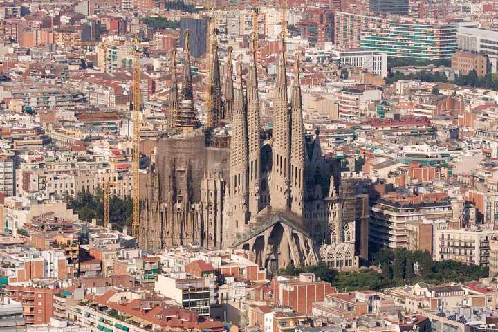 Іспанські ЗМІ: терористи збирались підірвати головний собор Барселони