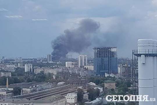 Крупный пожар в Киеве: на Шулявке загорелся ресторан