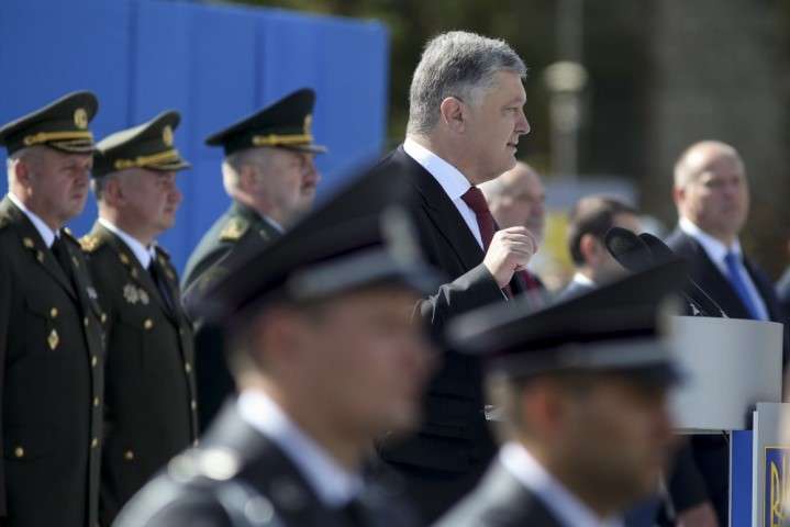 Порошенко нагадав, що Україна рухається до ЄС і НАТО
