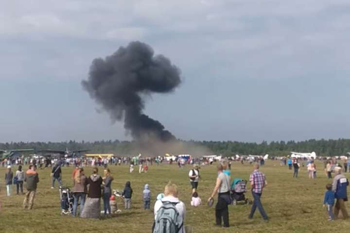 У Росії впав літак Ан-2: загинуло дві людини (відео)