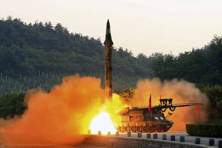 Відповідь на погрози КНДР: Південна Корея провела навчання з балістичними ракетами