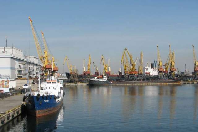Уряд знизив на 20% портові збори