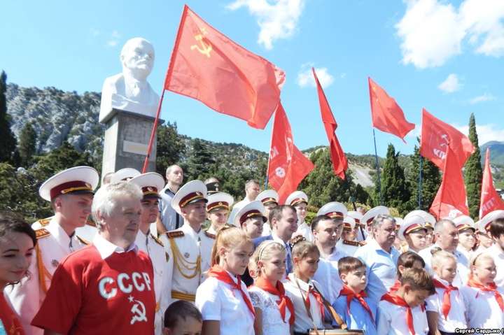 Окупанти в Криму відкрили пам'ятник Леніну