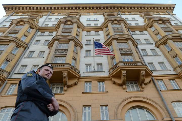 Держдеп підтвердив відновлення видачі віз росіянам в посольстві США в Москві