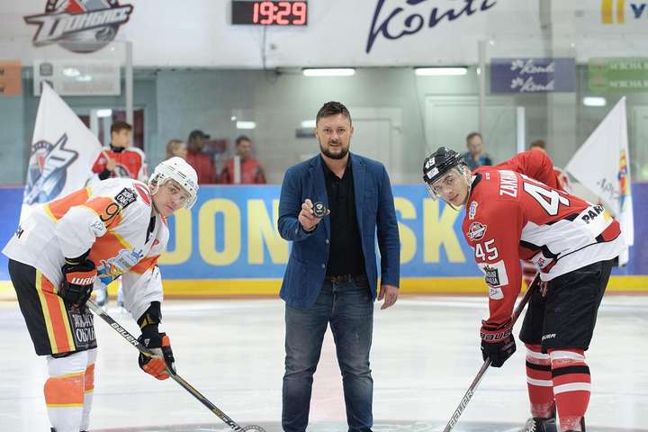У прем'єрному матчі хокейного чемпіонату України «Донбас» обіграв «Кременчук»