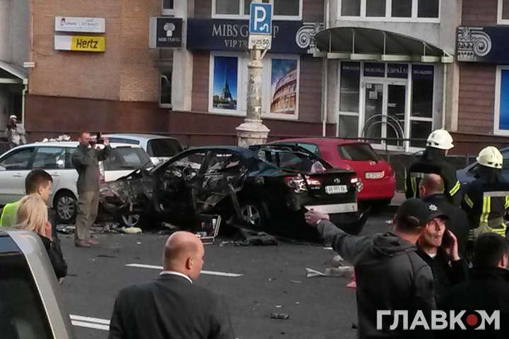 Вибух автівки у Києві: стали відомі подробиці про стан потерпілої