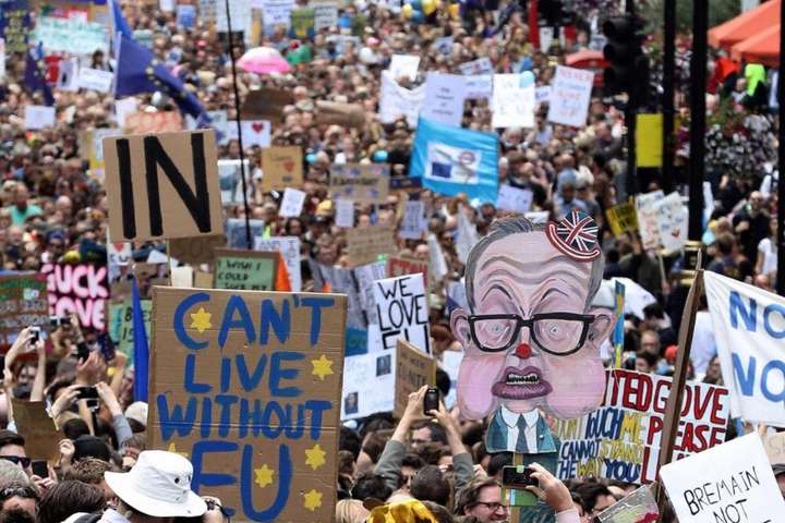 Тисячі британців вийшли у Лондоні на акцію проти Brexit