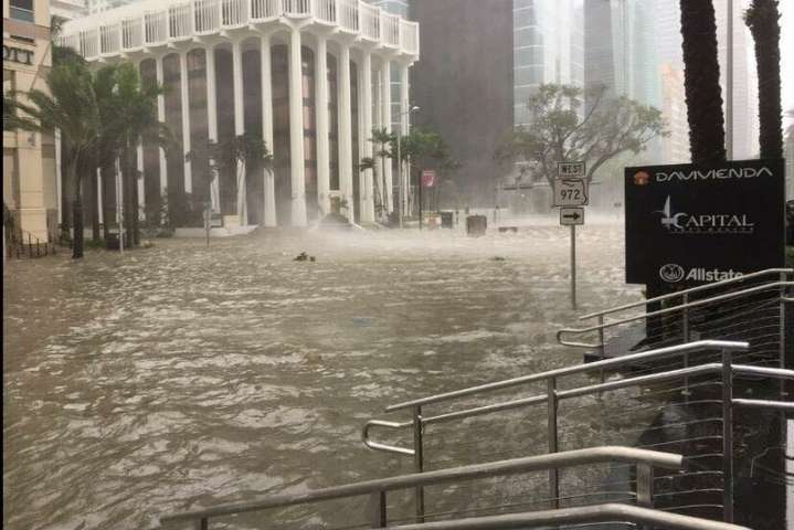 Ураган «Ірма» затопив частину міста Маямі