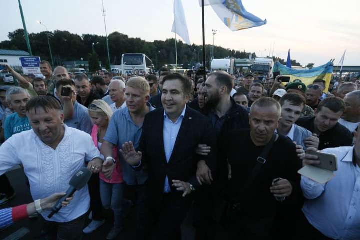 Партія Яценюка закликає позбавити недоторканності Тимошенко 