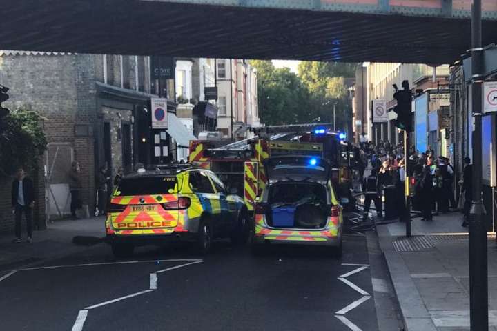 В вагоне лондонского метро произошел взрыв, есть пострадавшие (фото, видео)