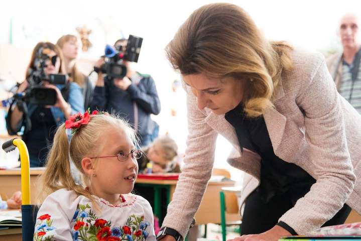 Як Марина Порошенко ходила до дітей з особливими потребами