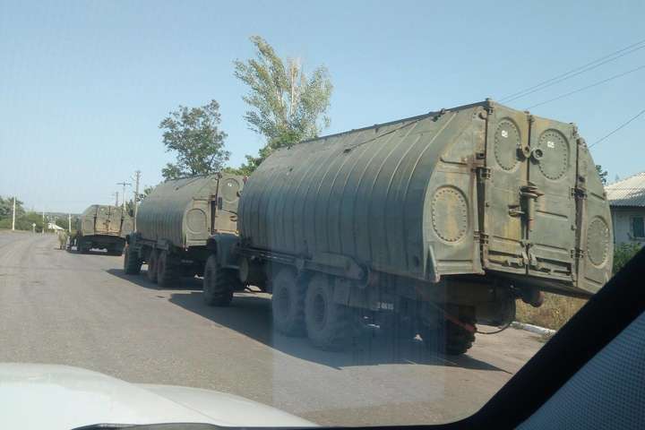 Місія ОБСЄ зафіксувала поблизу Луганська три колони військової техніки