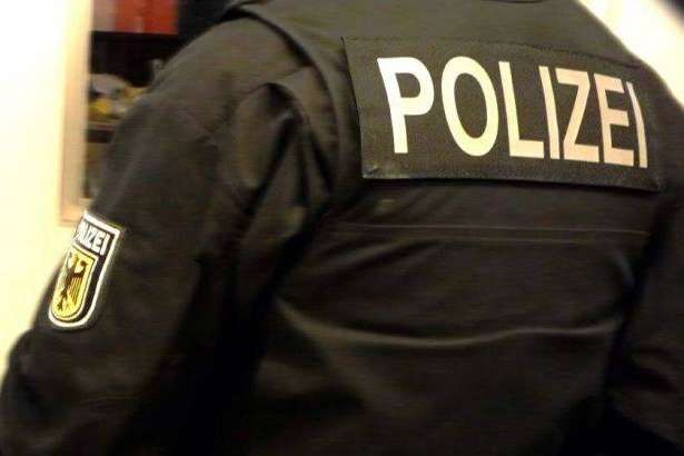 У Німеччині зупинили фуру, вщерть наповнену нелегалами
