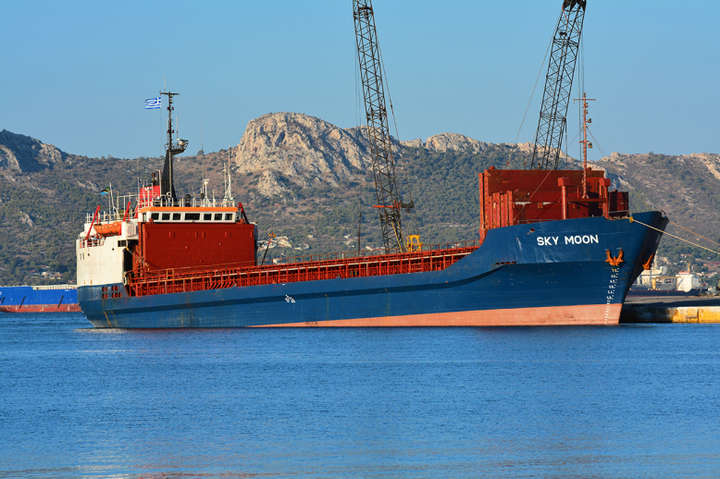 Окупований Крим за місяць незаконно відвідали 34 іноземні кораблі 