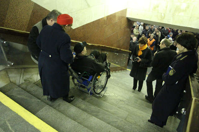 В київському метрополітені лише 12 станцій адаптовані для людей з інвалідністю