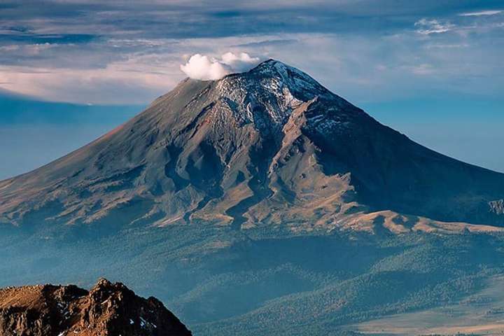 Після потужного землетрусу в Мексиці прокинувся вулкан Попокатепетль