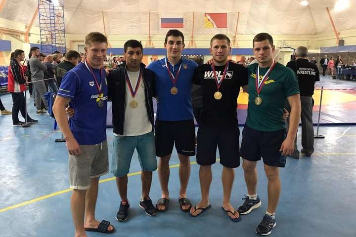 Українські борці виграли медалі на турнірі на території країни-агресора
