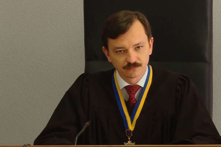 Суд відхиляє усі клопотання адвоката Януковича