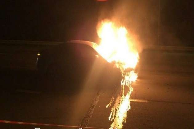 Внаслідок ДТП у Києві загорівся автомобіль, одна людина загинула