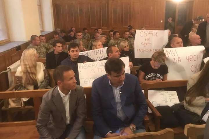 Саакашвілі у львівському суді хоче взяти на поруки учасника «прориву»