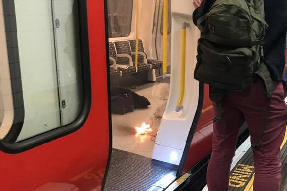 У лондонському метро знову вибух: евакуювали сотні людей
