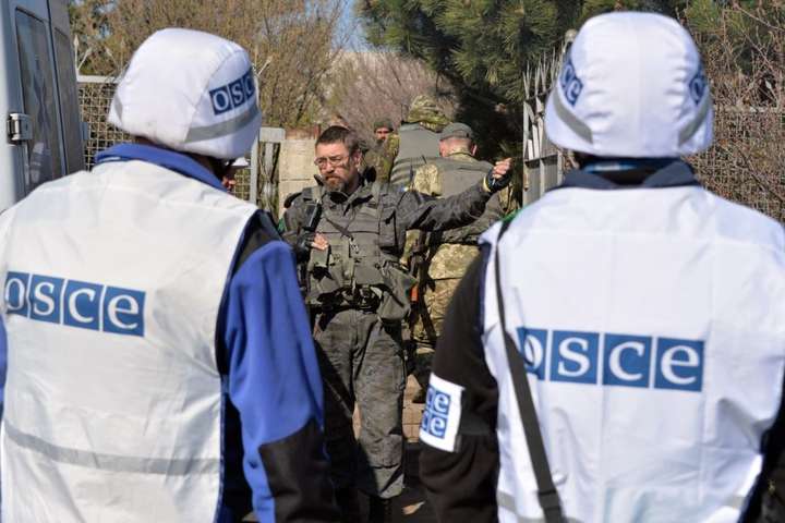 Україна вимагає від РФ повернути охорону об’єктів місії ОБСЄ на Донбасі
