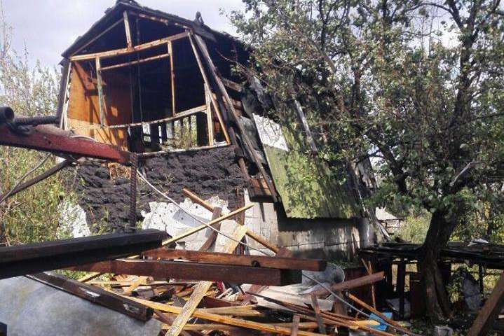 Бойовики накрили вогнем Мар’їнку: зруйновано будинок