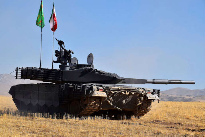 Іран стягнув танкові війська на кордоні з Іракським Курдистаном