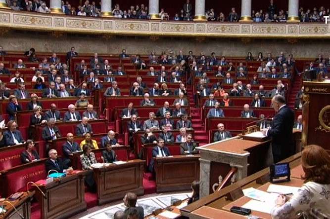 Парламент Франції схвалив антитерористичний закон