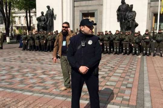 Поліція і Нацгвардія посилили охорону Верховної Ради