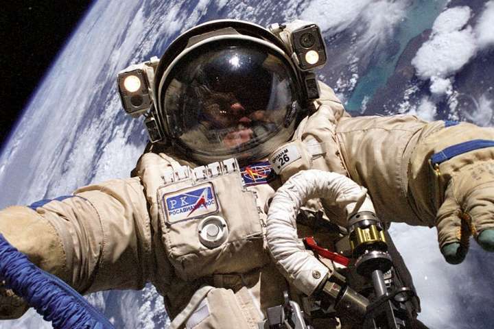 Астронавти NASA здійснили вихід у відкритий космос: відео