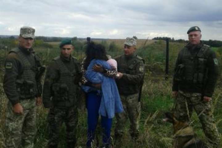 Африканка з немовлям намагалася незаконно перетнути українсько-польський кордон