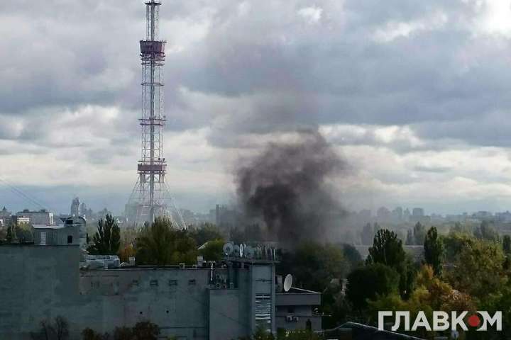 У Києві на Сирці пожежа