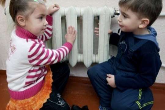 У столиці розпочинають підключення тепла у дитячих садках і школах (документ)